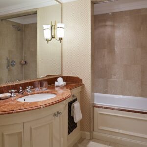 Superior Two Bedroom Apartment - Bathroom 1