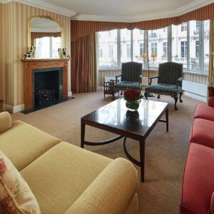 Superior Two Bedroom Apartment - Living Room