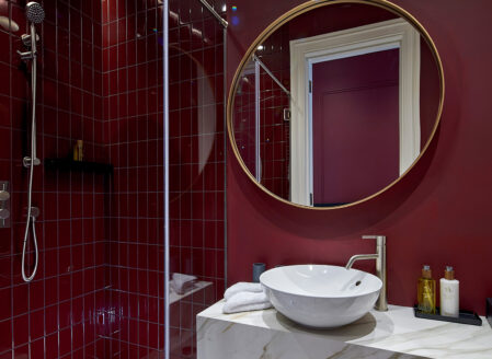 Luxury Two-Bedroom Apartment - Royal Red