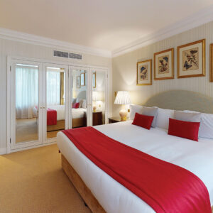 Superior Two Bedroom Apartment - Bedroom 1