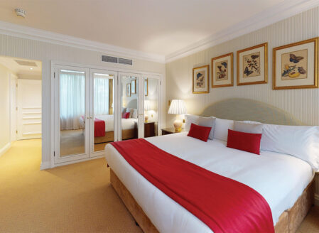 Superior Two Bedroom Apartment - Bedroom 1