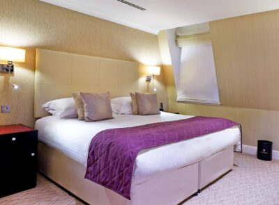 cheval-calico-house-city-penthouse-master-bedroom-01-1