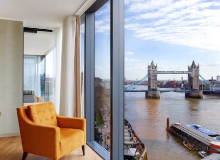 Deluxe Three Bedroom Apartment with Tower Bridge View