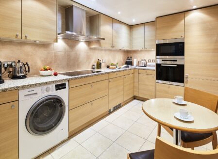 Deluxe Three Bedroom Brompton Road  - Kitchen