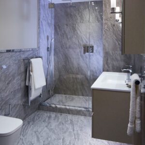 Superior one-bedroom apartment bathroom with heated floor (B apartments)