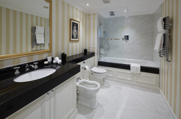 The family bathroom in the Townhouse