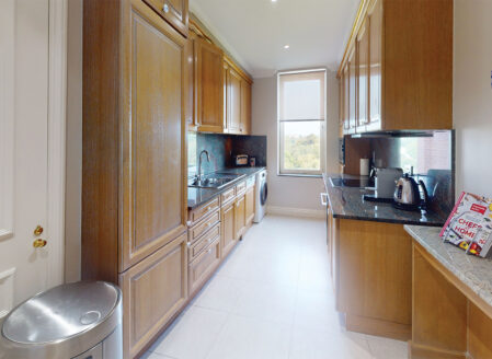 Deluxe Four bedroom - Kitchen