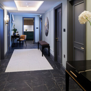 CHPG-Apartment4-Hallway