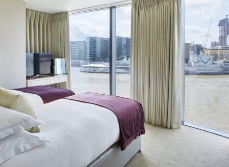 Luxury Two-Bedroom (Shard view) Kitchen