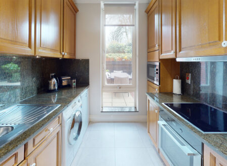 Deluxe Two Bedroom Garden Terrace Apartment (OC) Kitchen