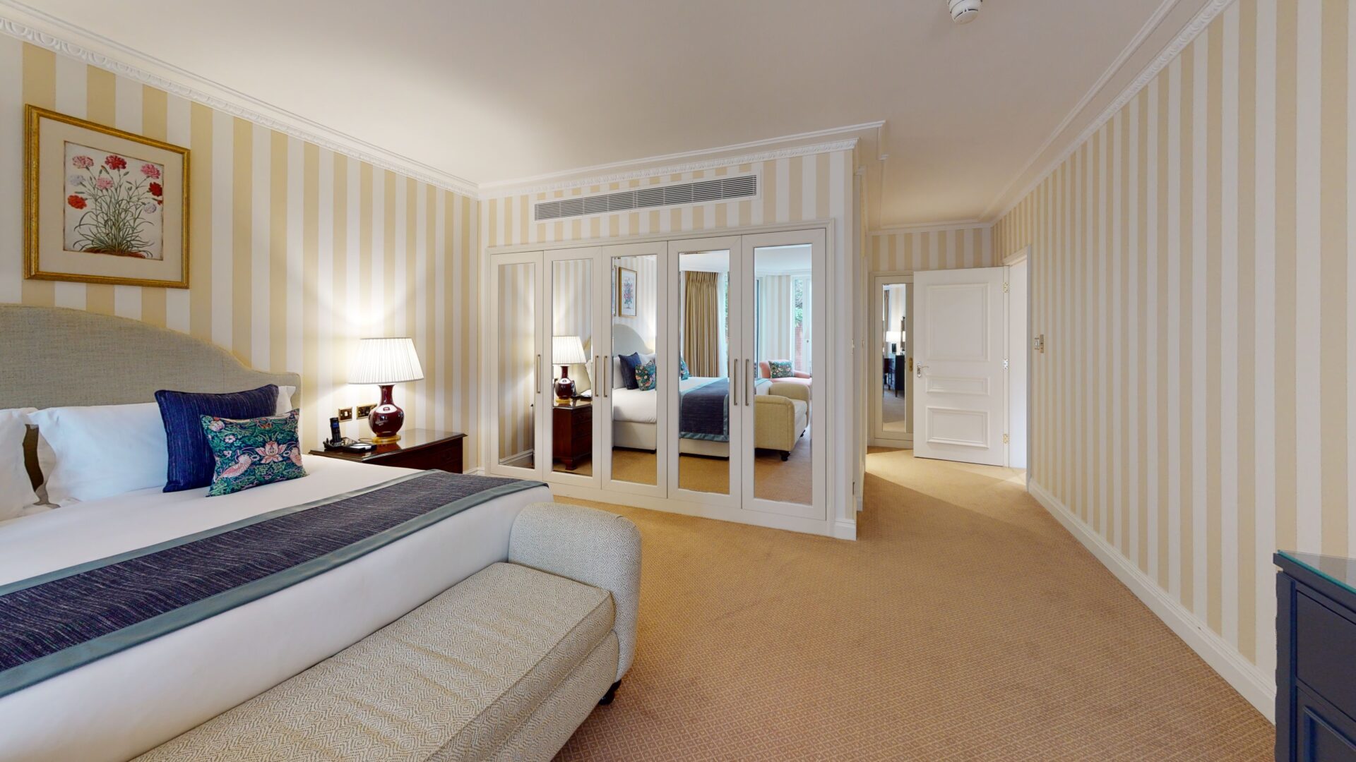 Deluxe Two Bedroom Garden Terrace Apartments