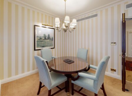 Deluxe Two Bedroom Garden Terrace Apartment (OA) - Dining
