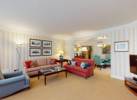 Deluxe Two Bedroom Garden Terrace Apartment (OC) Living room